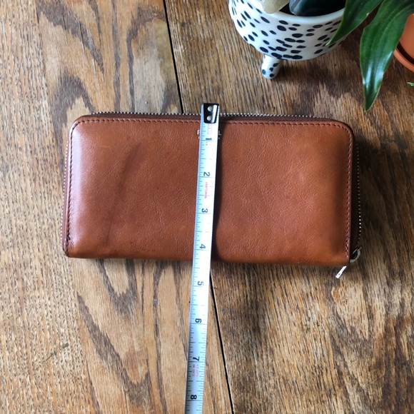 Fossil Leather Zip Around Clutch - Picture 6 of 6